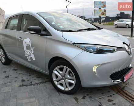 Серый Рено Зое, объемом двигателя 0 л и пробегом 37 тыс. км за 9900 $, фото 5 на Automoto.ua