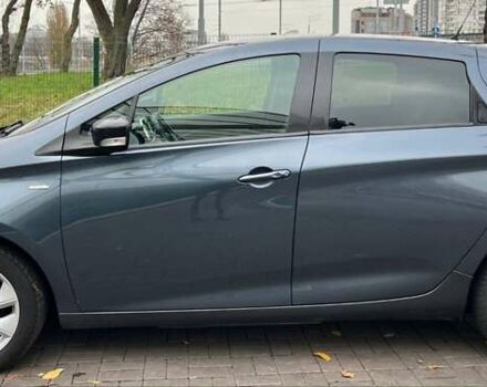 Серый Рено Зое, объемом двигателя 0 л и пробегом 92 тыс. км за 10800 $, фото 3 на Automoto.ua