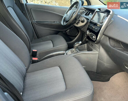 Сірий Рено Зое, об'ємом двигуна 0 л та пробігом 72 тис. км за 10350 $, фото 40 на Automoto.ua