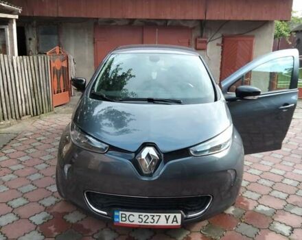 Серый Рено Зое, объемом двигателя 0 л и пробегом 112 тыс. км за 10000 $, фото 3 на Automoto.ua