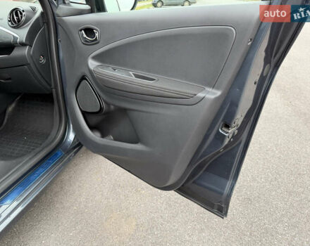 Сірий Рено Зое, об'ємом двигуна 0 л та пробігом 55 тис. км за 11999 $, фото 36 на Automoto.ua