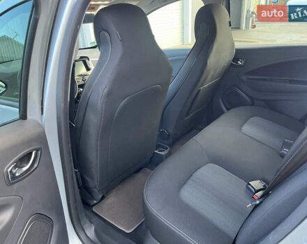 Сірий Рено Зое, об'ємом двигуна 0 л та пробігом 72 тис. км за 10350 $, фото 29 на Automoto.ua