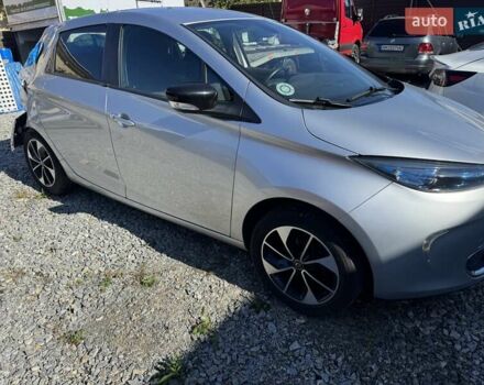 Серый Рено Зое, объемом двигателя 0 л и пробегом 60 тыс. км за 6500 $, фото 2 на Automoto.ua