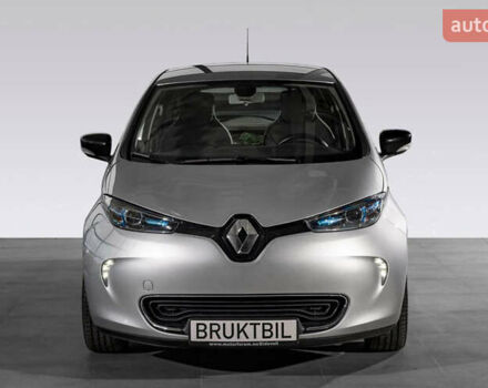 Серый Рено Зое, объемом двигателя 0 л и пробегом 95 тыс. км за 7600 $, фото 2 на Automoto.ua