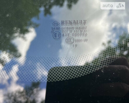 Серый Рено Зое, объемом двигателя 0 л и пробегом 51 тыс. км за 11999 $, фото 13 на Automoto.ua