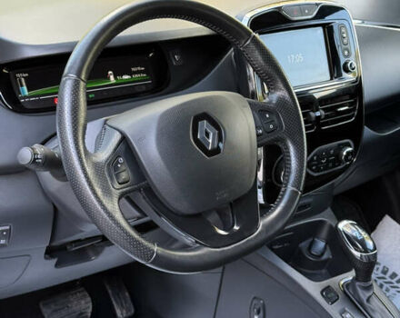 Сірий Рено Зое, об'ємом двигуна 0 л та пробігом 76 тис. км за 10499 $, фото 37 на Automoto.ua