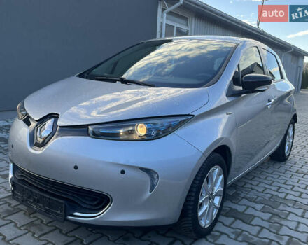 Серый Рено Зое, объемом двигателя 0 л и пробегом 72 тыс. км за 10100 $, фото 20 на Automoto.ua