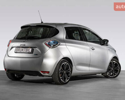 Серый Рено Зое, объемом двигателя 0 л и пробегом 95 тыс. км за 7600 $, фото 4 на Automoto.ua