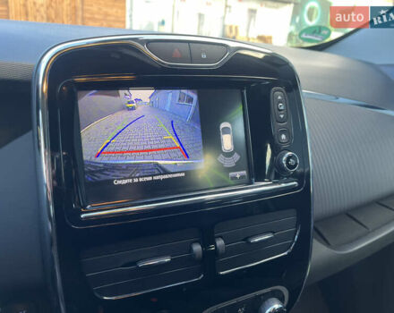 Серый Рено Зое, объемом двигателя 0 л и пробегом 72 тыс. км за 10100 $, фото 24 на Automoto.ua