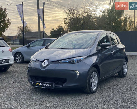 Серый Рено Зое, объемом двигателя 0 л и пробегом 112 тыс. км за 9800 $, фото 6 на Automoto.ua