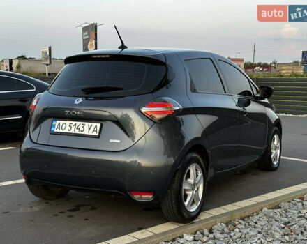 Серый Рено Зое, объемом двигателя 0 л и пробегом 49 тыс. км за 12300 $, фото 4 на Automoto.ua