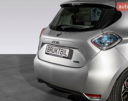 Серый Рено Зое, объемом двигателя 0 л и пробегом 95 тыс. км за 7600 $, фото 5 на Automoto.ua