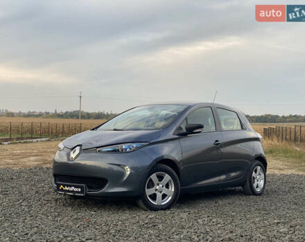Серый Рено Зое, объемом двигателя 0 л и пробегом 112 тыс. км за 9800 $, фото 77 на Automoto.ua