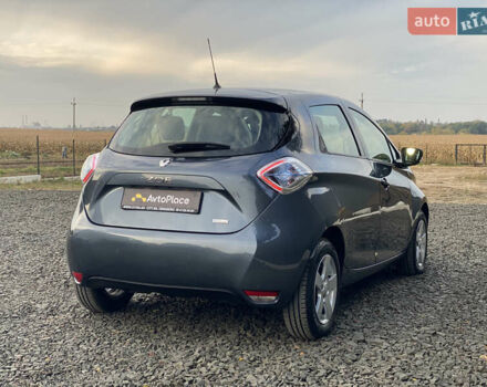 Серый Рено Зое, объемом двигателя 0 л и пробегом 112 тыс. км за 9800 $, фото 82 на Automoto.ua