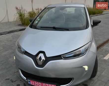 Серый Рено Зое, объемом двигателя 0 л и пробегом 37 тыс. км за 9900 $, фото 7 на Automoto.ua