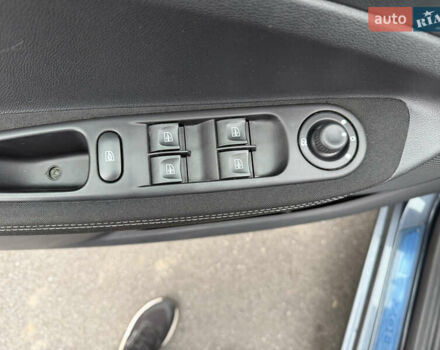 Сірий Рено Зое, об'ємом двигуна 0 л та пробігом 55 тис. км за 11999 $, фото 44 на Automoto.ua