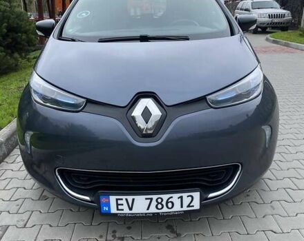 Серый Рено Зое, объемом двигателя 0 л и пробегом 142 тыс. км за 8800 $, фото 2 на Automoto.ua