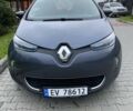 Серый Рено Зое, объемом двигателя 0 л и пробегом 142 тыс. км за 8800 $, фото 2 на Automoto.ua