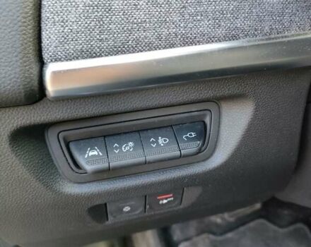 Серый Рено Зое, объемом двигателя 0 л и пробегом 109 тыс. км за 12900 $, фото 2 на Automoto.ua