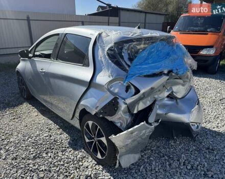 Серый Рено Зое, объемом двигателя 0 л и пробегом 60 тыс. км за 6500 $, фото 4 на Automoto.ua