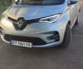 Серый Рено Зое, объемом двигателя 0 л и пробегом 43 тыс. км за 13400 $, фото 4 на Automoto.ua