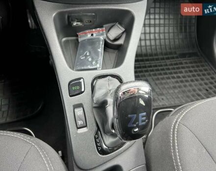 Сірий Рено Зое, об'ємом двигуна 0 л та пробігом 128 тис. км за 9150 $, фото 30 на Automoto.ua