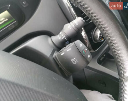 Серый Рено Зое, объемом двигателя 0 л и пробегом 150 тыс. км за 9500 $, фото 8 на Automoto.ua