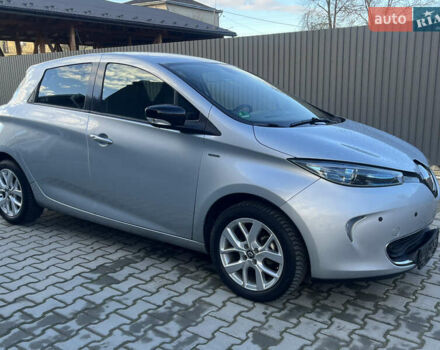 Серый Рено Зое, объемом двигателя 0 л и пробегом 72 тыс. км за 10100 $, фото 6 на Automoto.ua