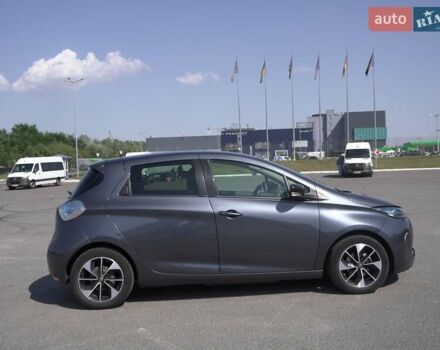 Серый Рено Зое, объемом двигателя 0 л и пробегом 126 тыс. км за 10000 $, фото 1 на Automoto.ua