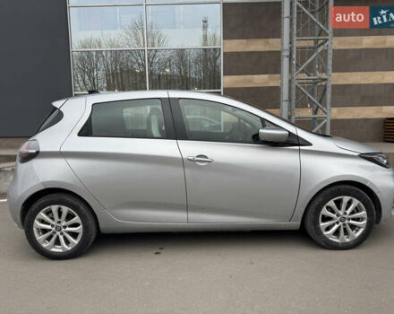 Серый Рено Зое, объемом двигателя 0 л и пробегом 4 тыс. км за 13700 $, фото 4 на Automoto.ua