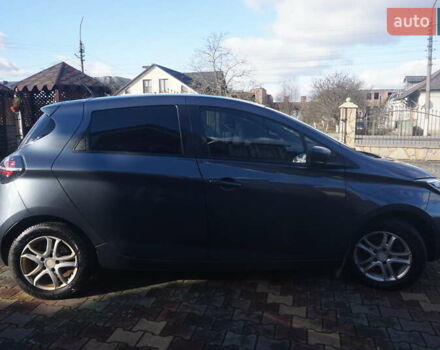 Серый Рено Зое, объемом двигателя 0 л и пробегом 174 тыс. км за 12000 $, фото 15 на Automoto.ua