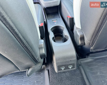 Сірий Рено Зое, об'ємом двигуна 0 л та пробігом 70 тис. км за 12500 $, фото 13 на Automoto.ua