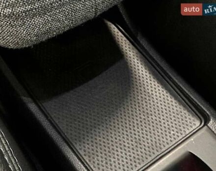 Серый Рено Зое, объемом двигателя 0 л и пробегом 124 тыс. км за 11200 $, фото 22 на Automoto.ua