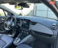 Серый Рено Зое, объемом двигателя 0 л и пробегом 139 тыс. км за 12200 $, фото 17 на Automoto.ua