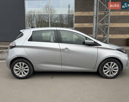 Серый Рено Зое, объемом двигателя 0 л и пробегом 4 тыс. км за 13700 $, фото 3 на Automoto.ua