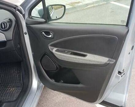 Сірий Рено Зое, об'ємом двигуна 0 л та пробігом 114 тис. км за 13200 $, фото 4 на Automoto.ua