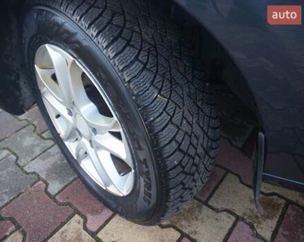 Серый Рено Зое, объемом двигателя 0 л и пробегом 174 тыс. км за 12000 $, фото 67 на Automoto.ua