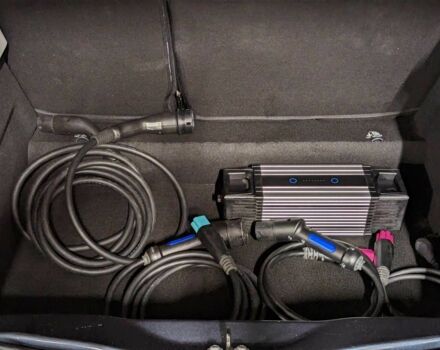 Серый Рено Зое, объемом двигателя 0 л и пробегом 65 тыс. км за 10800 $, фото 16 на Automoto.ua