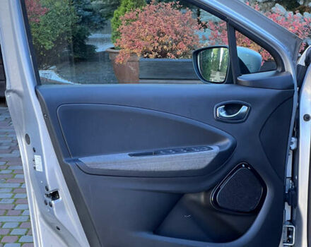 Сірий Рено Зое, об'ємом двигуна 0 л та пробігом 99 тис. км за 13400 $, фото 12 на Automoto.ua