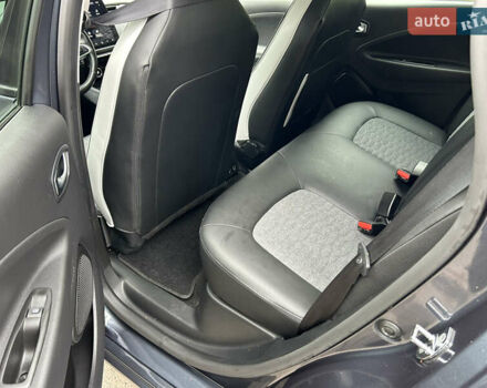 Серый Рено Зое, объемом двигателя 0 л и пробегом 16 тыс. км за 14800 $, фото 17 на Automoto.ua