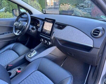 Серый Рено Зое, объемом двигателя 0 л и пробегом 100 тыс. км за 317 $, фото 5 на Automoto.ua