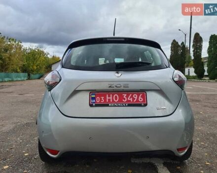 Серый Рено Зое, объемом двигателя 0 л и пробегом 93 тыс. км за 11950 $, фото 4 на Automoto.ua