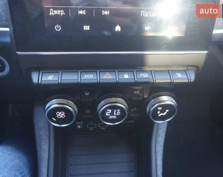 Серый Рено Зое, объемом двигателя 0 л и пробегом 174 тыс. км за 12000 $, фото 34 на Automoto.ua