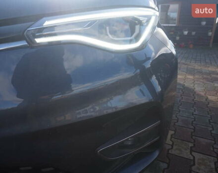 Серый Рено Зое, объемом двигателя 0 л и пробегом 174 тыс. км за 12000 $, фото 20 на Automoto.ua