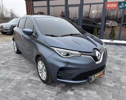Серый Рено Зое, объемом двигателя 0 л и пробегом 153 тыс. км за 11799 $, фото 1 на Automoto.ua