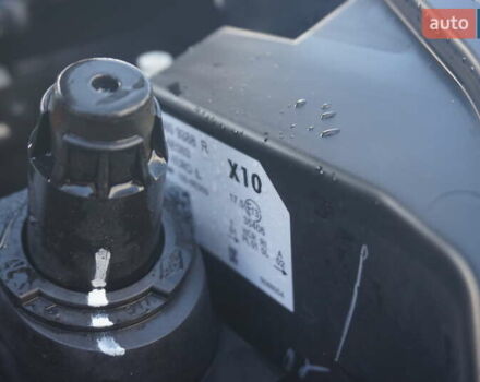 Серый Рено Зое, объемом двигателя 0 л и пробегом 174 тыс. км за 12000 $, фото 59 на Automoto.ua