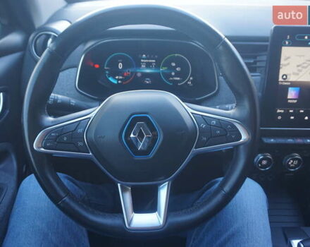 Серый Рено Зое, объемом двигателя 0 л и пробегом 174 тыс. км за 12000 $, фото 28 на Automoto.ua