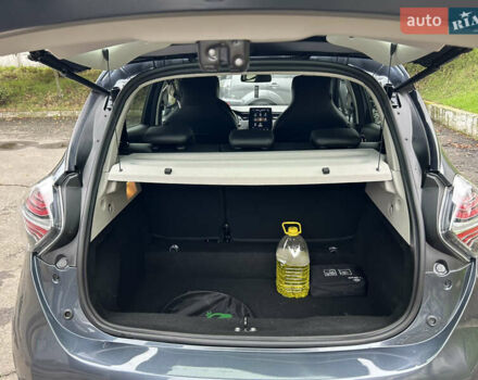 Серый Рено Зое, объемом двигателя 0 л и пробегом 16 тыс. км за 14800 $, фото 25 на Automoto.ua