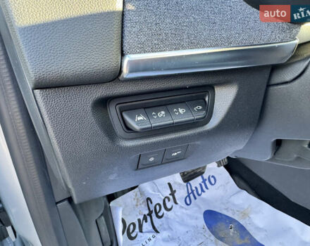 Сірий Рено Зое, об'ємом двигуна 0 л та пробігом 70 тис. км за 12500 $, фото 15 на Automoto.ua