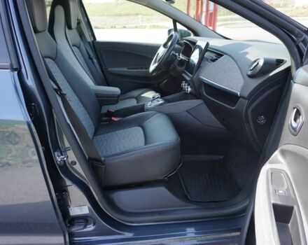 Серый Рено Зое, объемом двигателя 0 л и пробегом 65 тыс. км за 10800 $, фото 12 на Automoto.ua